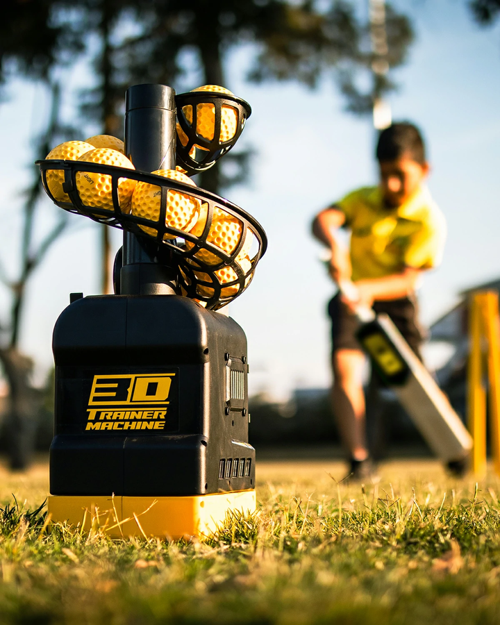 3D Trainer - Automatic Cricket Feed Machine