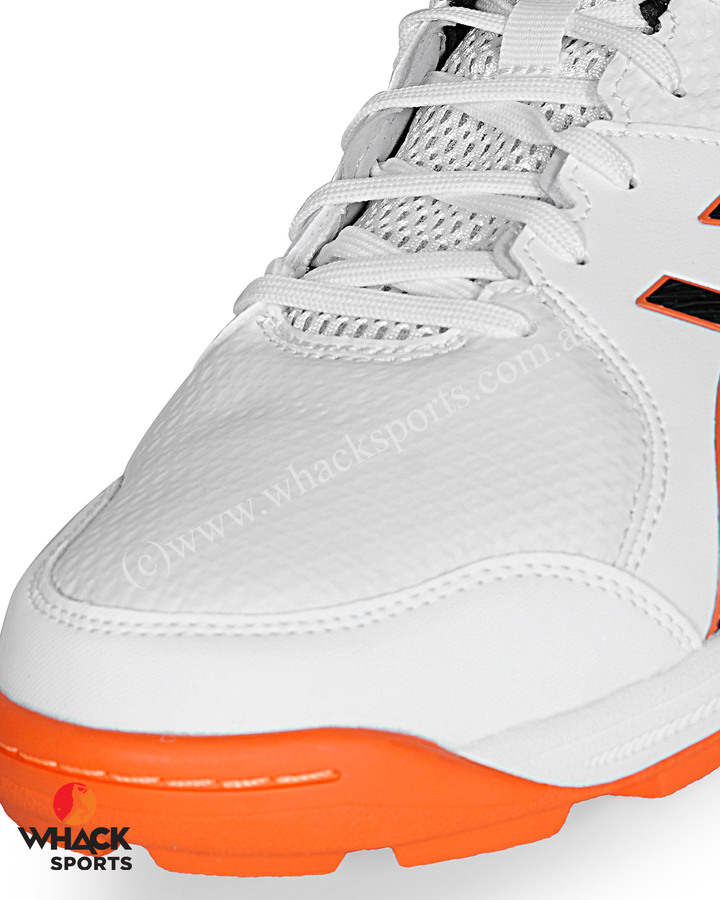 ASICS Gel Peake 2 - Rubber Cricket Shoes - White/Black