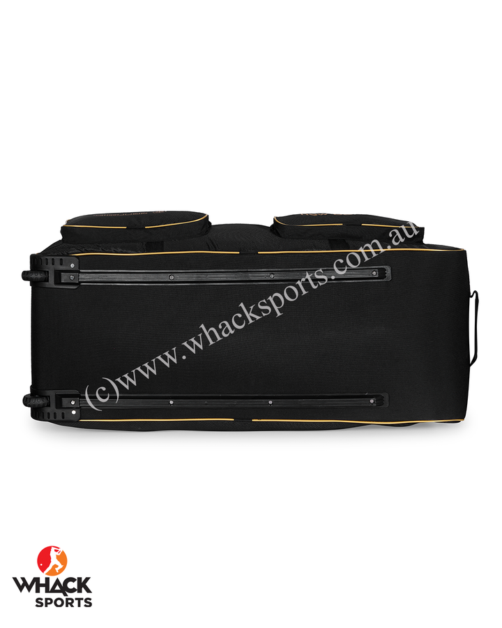 New Balance 8i Cricket Kit Bag - Wheelie - Large