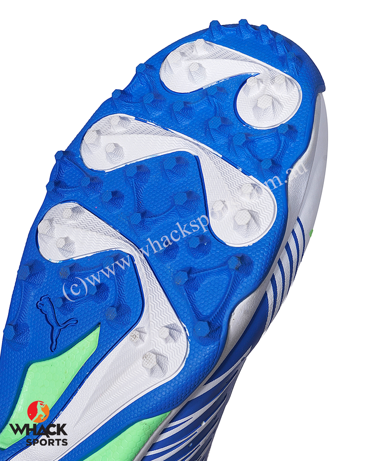 Puma 22 FH - Rubber Cricket Shoes - White Black/Bluemazing